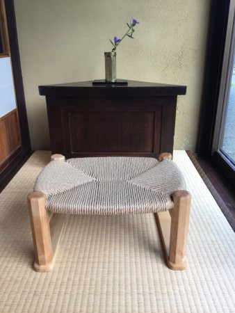 新作　栃椅子（オイル仕上げ）